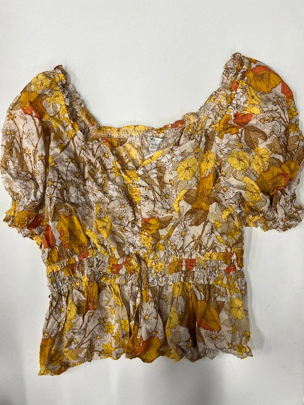 Blouse Short Sleeve By Cato NWT  Size: 2x